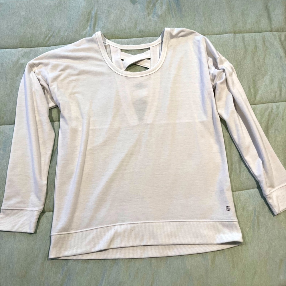 Balance Collection Size L white long sleeve shirt